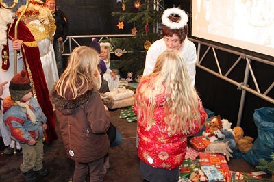 Vorbereitungen fr den 14. Weihnachtsmarkt